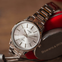 Load image into Gallery viewer, Casio watch women set
